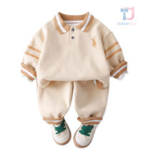 2-piece set with classic collar and embroidery Moca Style