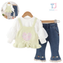 3-piece sport-elegant set with knitted vest, puff-sleeve blouse and embroidered denim trousers Sweet Embers